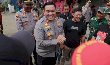 Sambut-Hari-Bhayangkara-ke---79-Polres-Blitar-Salurkan-Bantuan-Sosial-Warga-Kampung-Baru